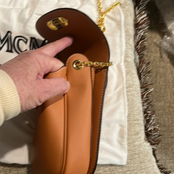 💜MCM LEATHER SHOULDER BAG💜 - Picture 6 of 11